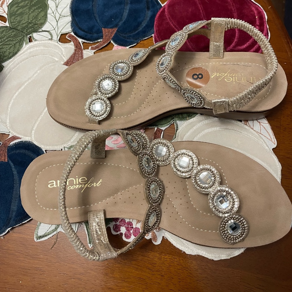 Annie sandals, very pretty detail